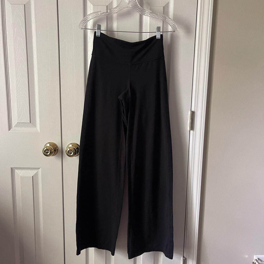 Athleta Brand Wide Leg Athletic Yoga Pants Leggings